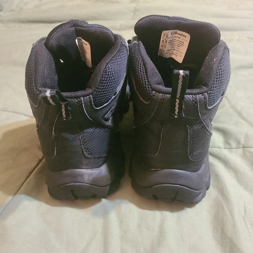 Columbia Newton Ridge Plus II Hiking Boots Mens 7.5 Black Waterproof Leather